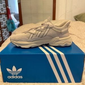 Adidas Ozweego size 7